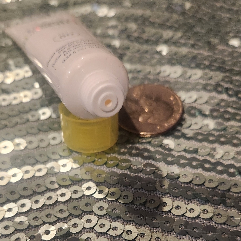Unseen Sunscreen - Picture 2 of 2